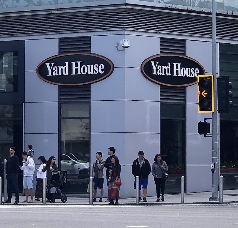 Yard House — food and interior