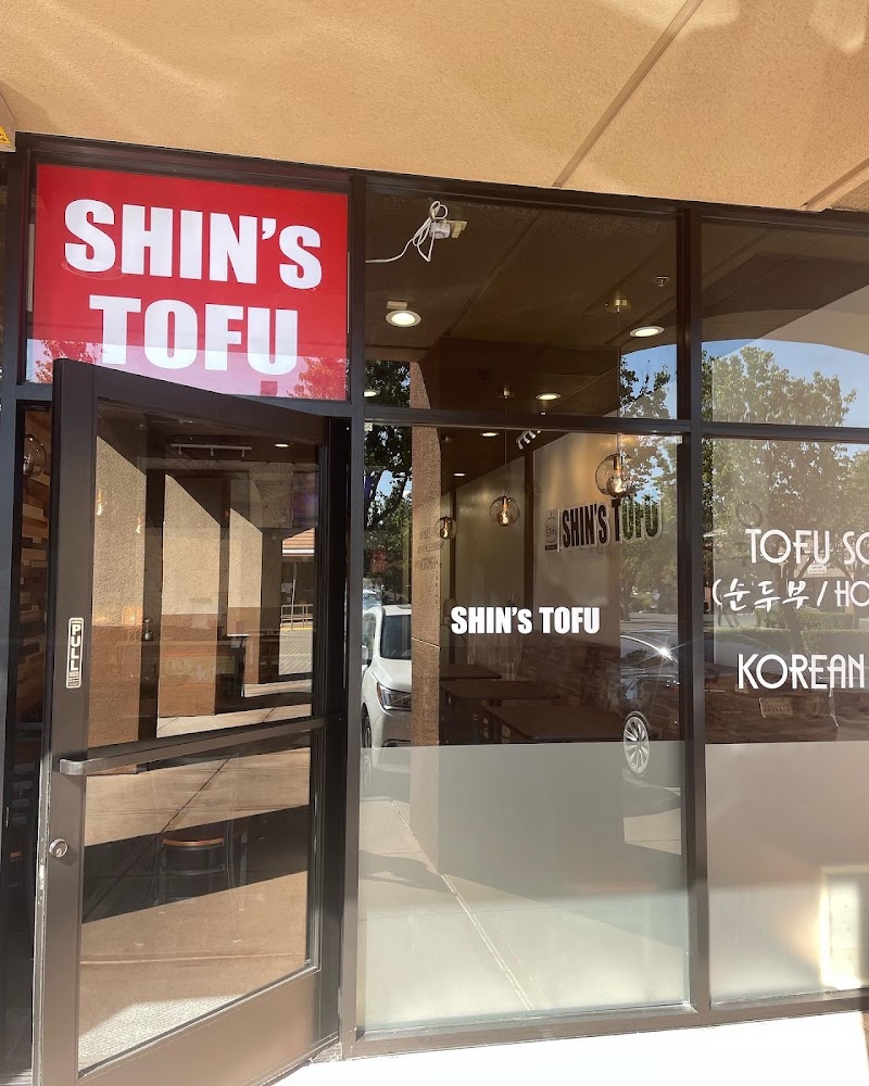 Shin’s Tofu House — food and interior