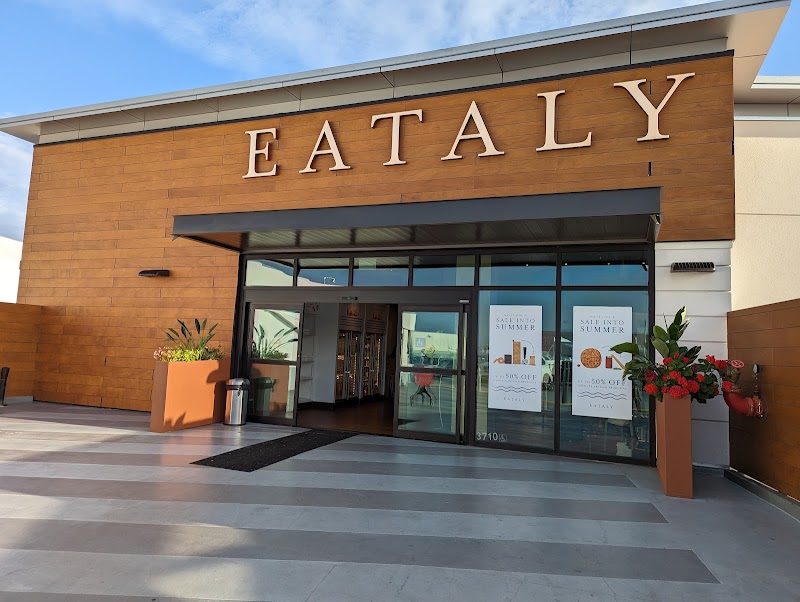 La Pizza & La Pasta — food and interior