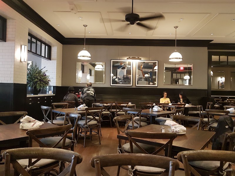 Pizza Antica — food and interior