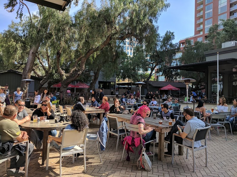 Pizza Bocca Lupo — food and interior