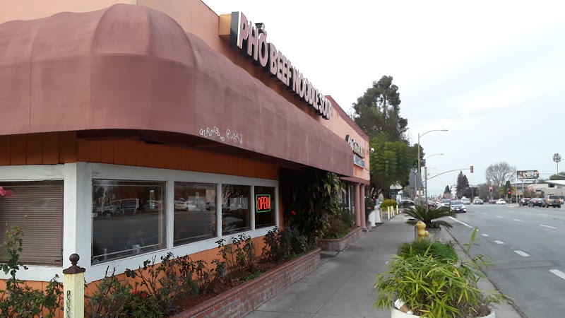 Com Tam Thanh — food and interior